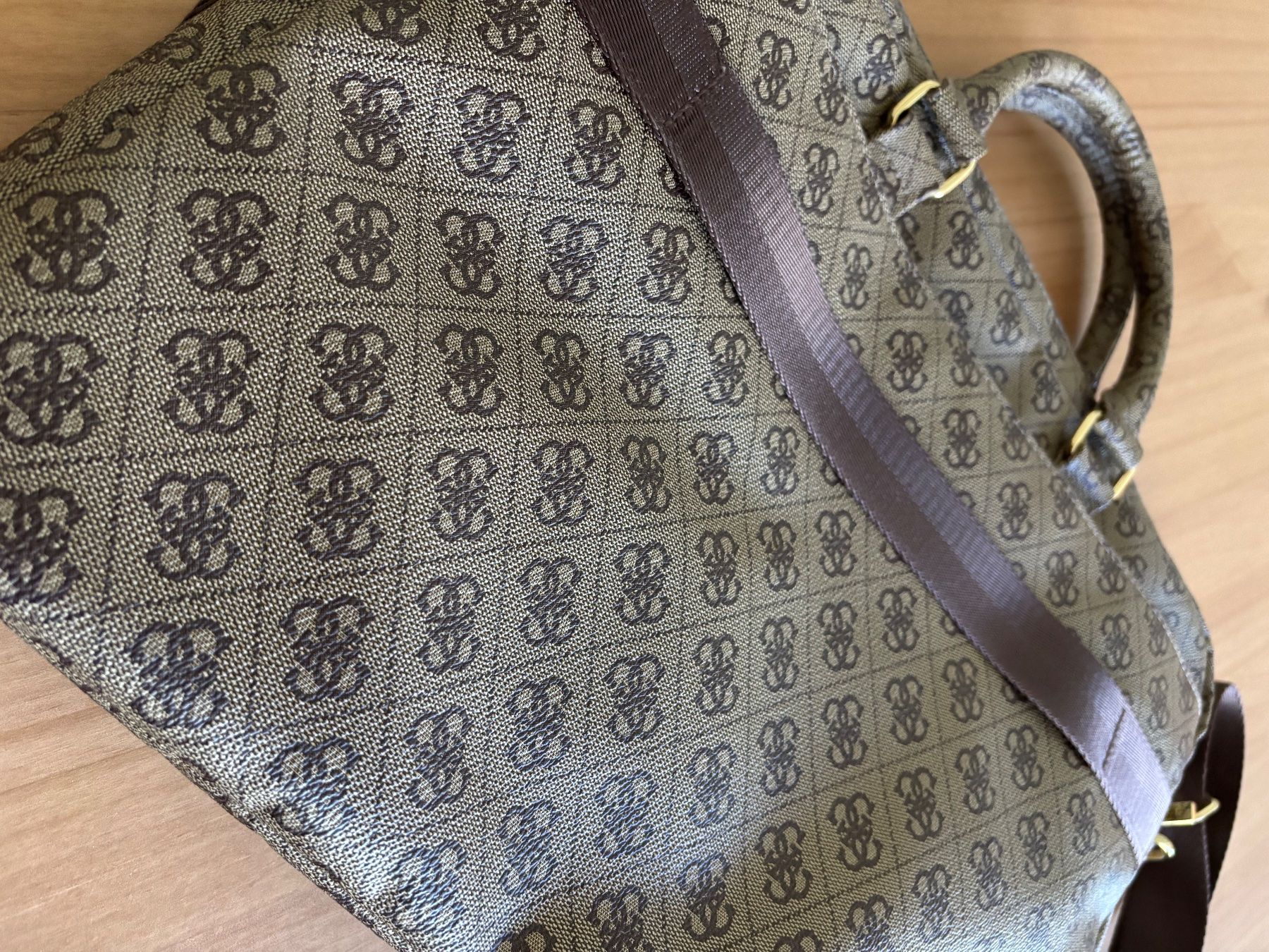 Guess Borse: GUESS Laptop Tasche – Nuovo (secondo la descrizione) da Fribourg venduto da Cinz96 3