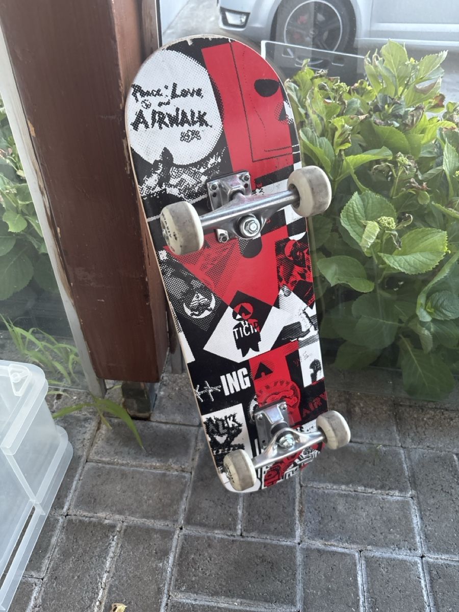 Skateboards: Skateboard Airwalk guter Zustand – Usato da Kaiserstuhl AG venduto da mar_5k9x
