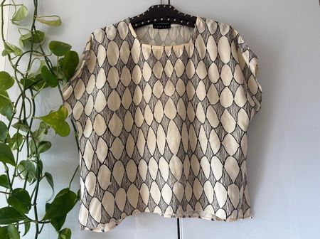 KOMANA Shirt mit abstraktem Print