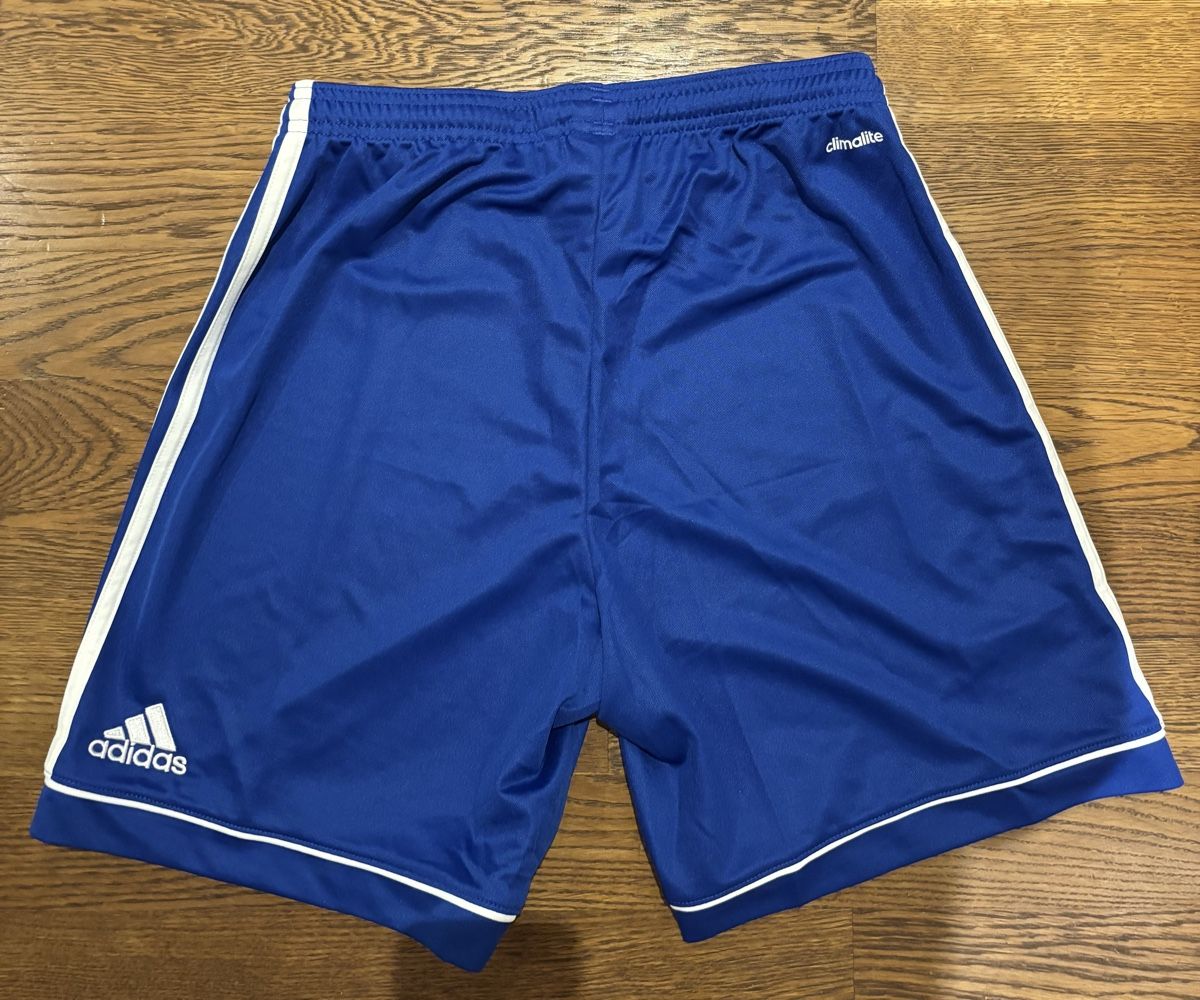 Adidas Hosen: Adidas Shorts – Neu (gemäss Beschreibung) aus Hirzel von leandro_. 2
