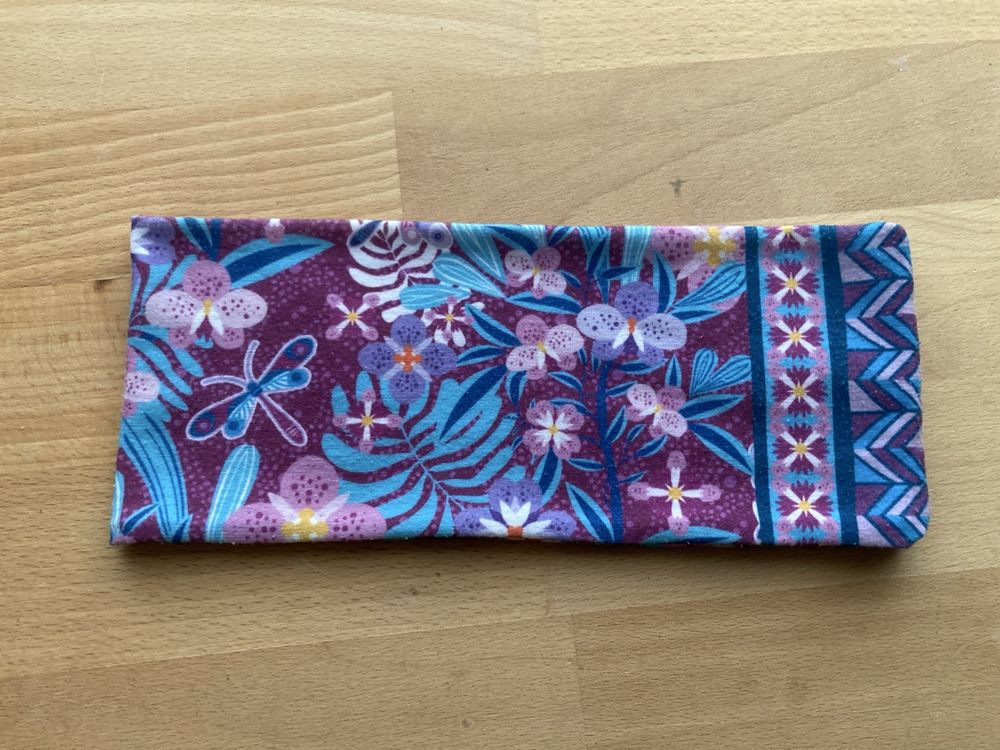 Chapeaux, bonnets & casquettes: Matt Stirnband Damen, Blumenmuster – D'occasion à Rothenthurm par jeisi99