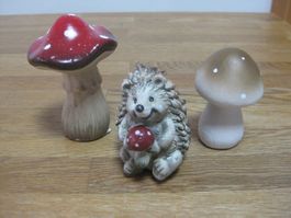 2 schöne PILZE und 1 TEELICHT und 1IGEL