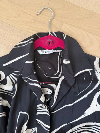 Kleid Zara schwarz-weiss gemustert Gr. M