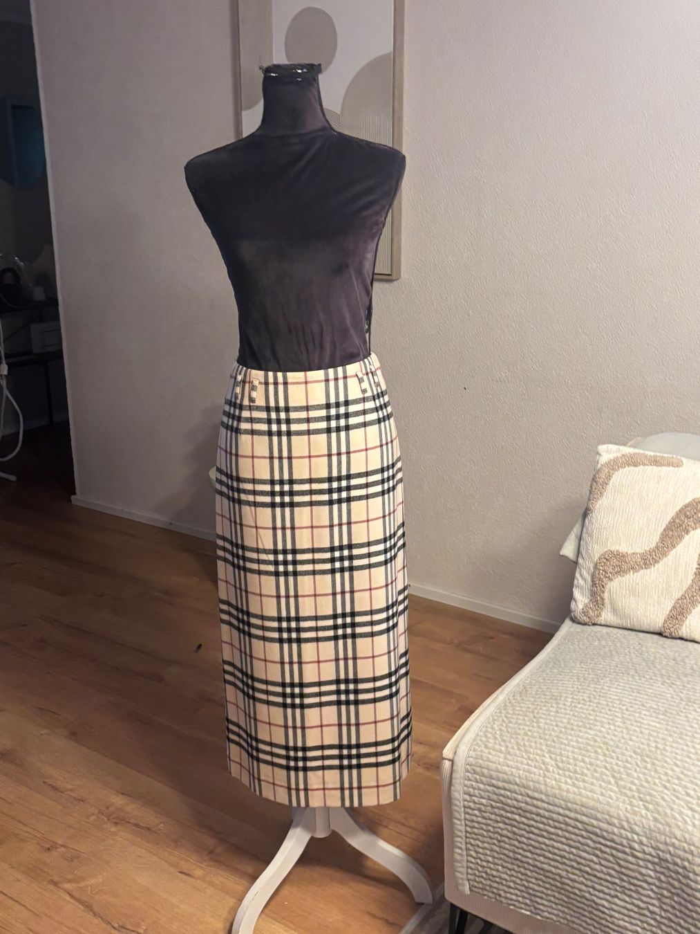 Burberry Gonne: Burberry Maxi Rock Novacheck Wolle – Usato da St. Margrethen SG venduto da dijanaO 3