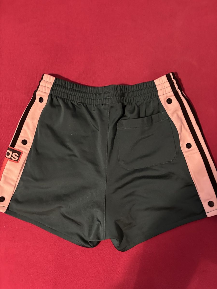 Adidas Pantalons: Adidas Shorts neu, XS/32 – Neuf (Voir description) à Zürich par joe_rsz2 1