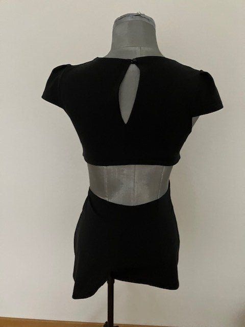 Boohoo Jumpsuits: Combishort noir taille 38 – Gebraucht aus Marin-Epagnier von rchouchouu 1