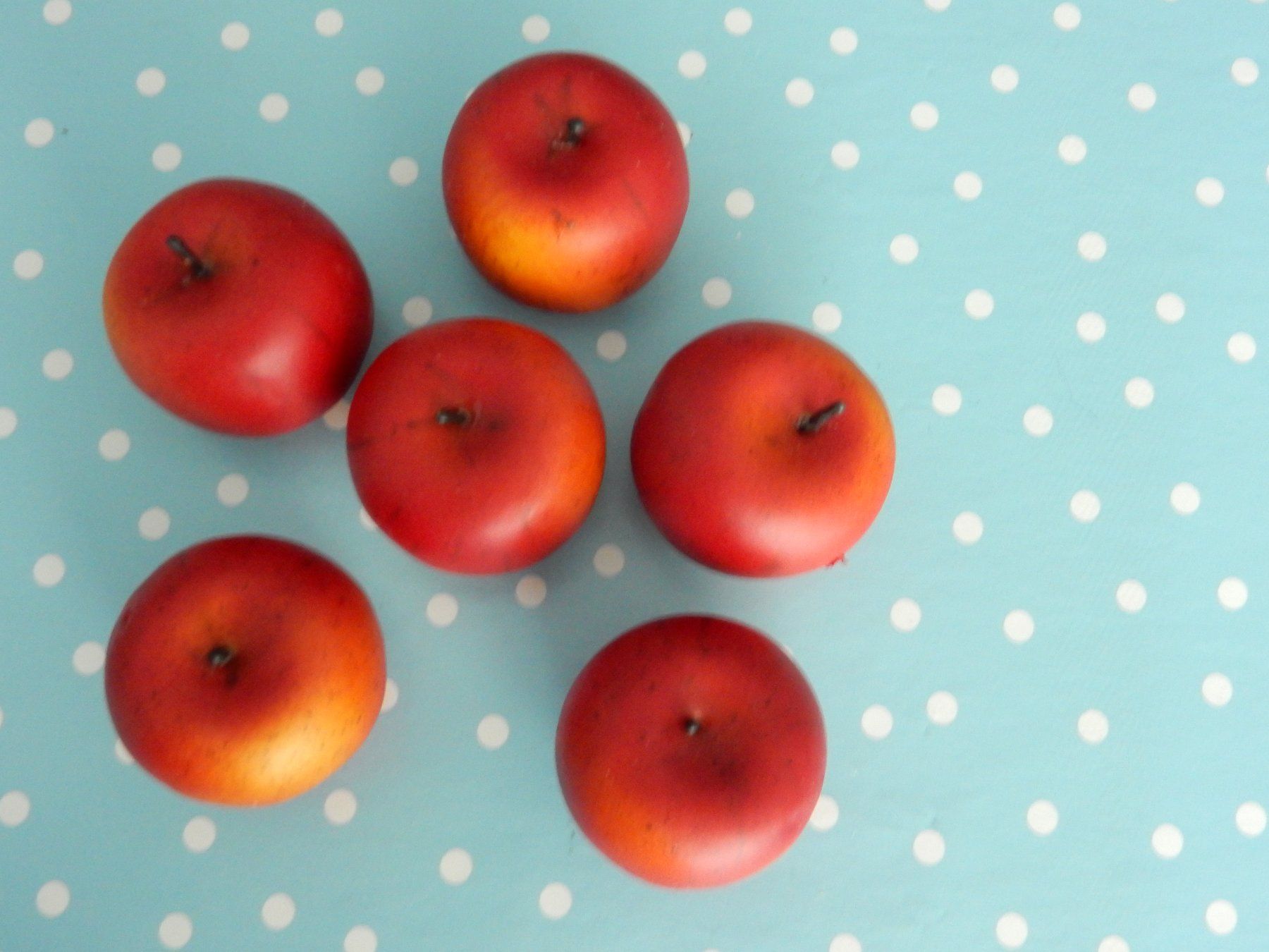 Tutte le decorazioni: Apfel: 6 rote Kunst-Äpfel, Herbstdeko, neuwertig – Usato da Jona venduto da simongarden 6
