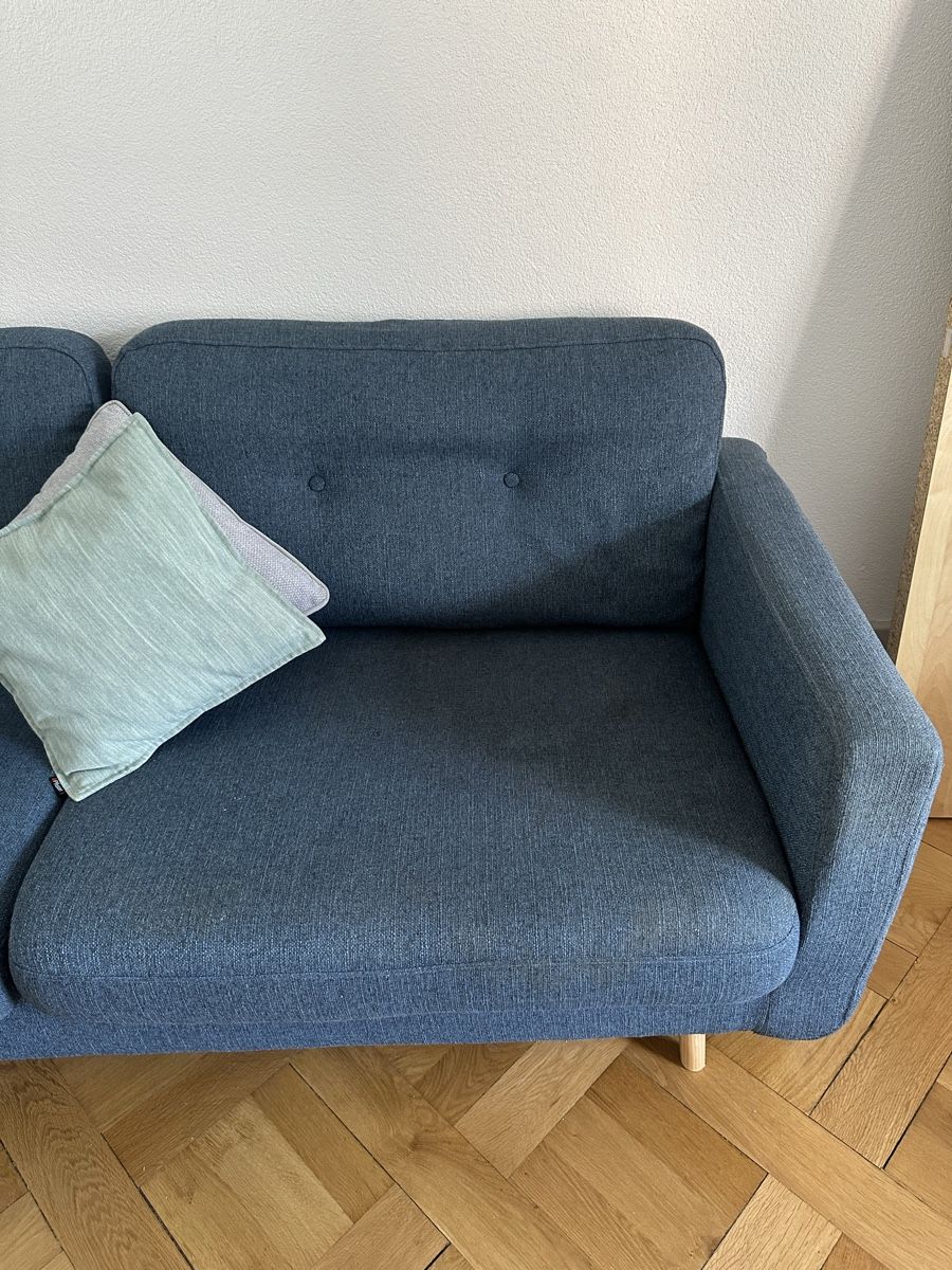 Divani: Sofa blau zweisitzig guter Zustand – Usato da Bern venduto da tradeforpeace 2