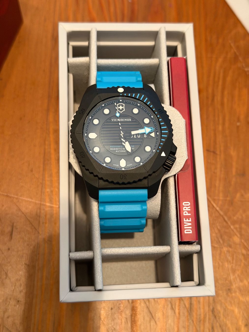 Victorinox Montres: Victorinox DIVE PRO AUTOMATIC – D'occasion à Reconvilier par SwissGoldMen 2