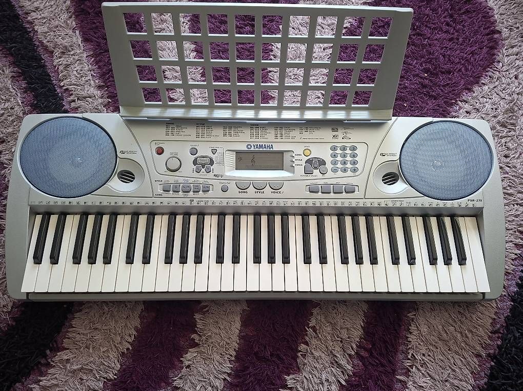Musikinstrumente: Keybord YAMAHA PSR-275 – Gebraucht aus Diessenhofen von mkjw