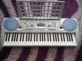 Keybord YAMAHA PSR-275