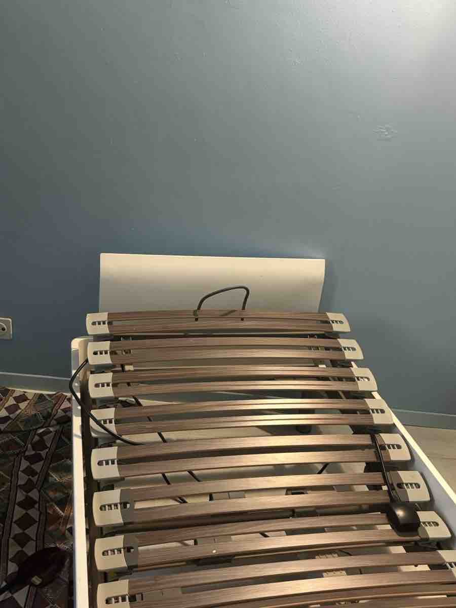 Letti: Sommier électrique Bico-flex avec télécommande – Usato da Grand-Lancy venduto da Lohan_ghrg 8