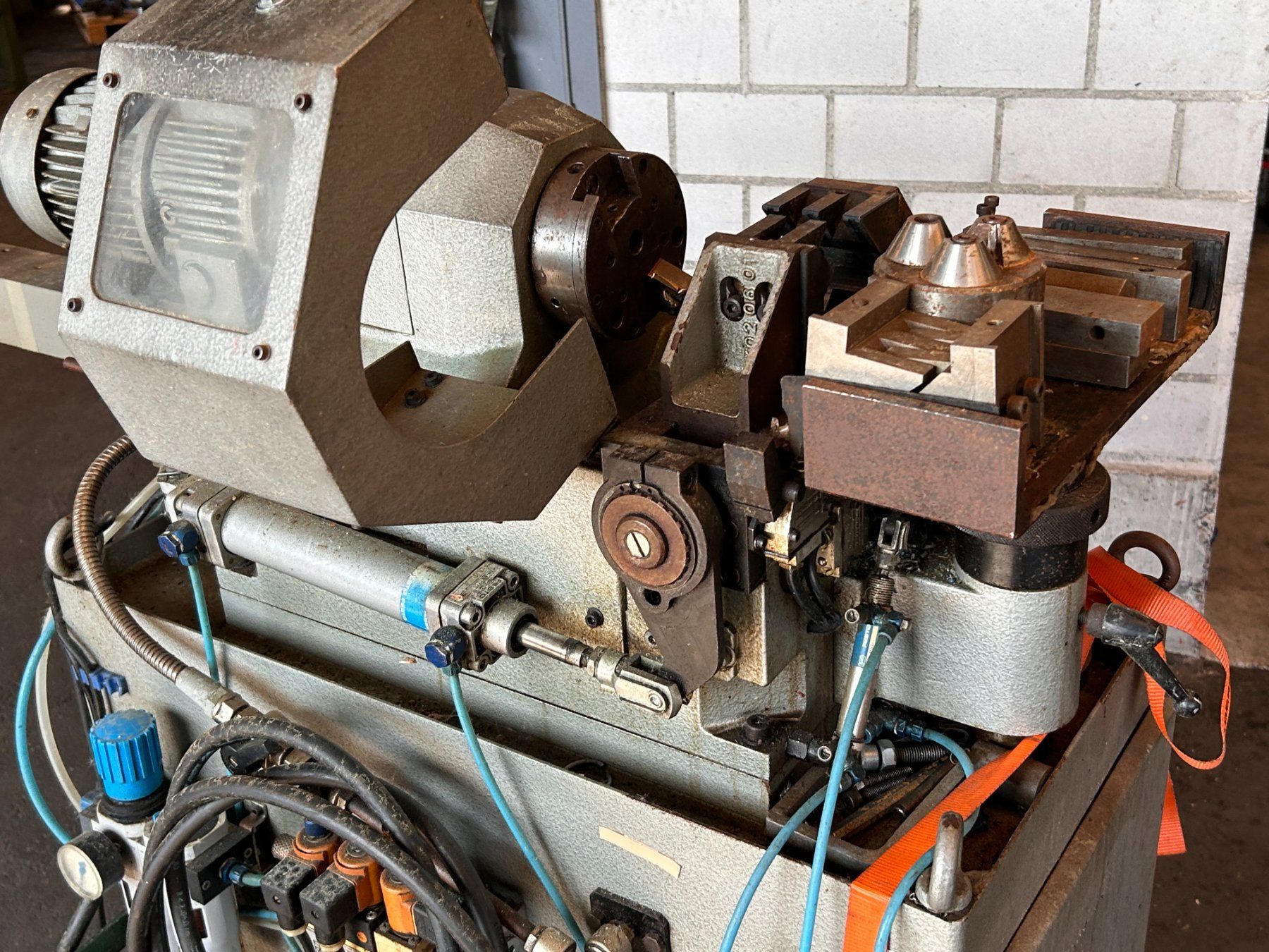 Tous les outils: Stangen Anspitzmaschine LNS – D'occasion à Münchenstein par fransch 1