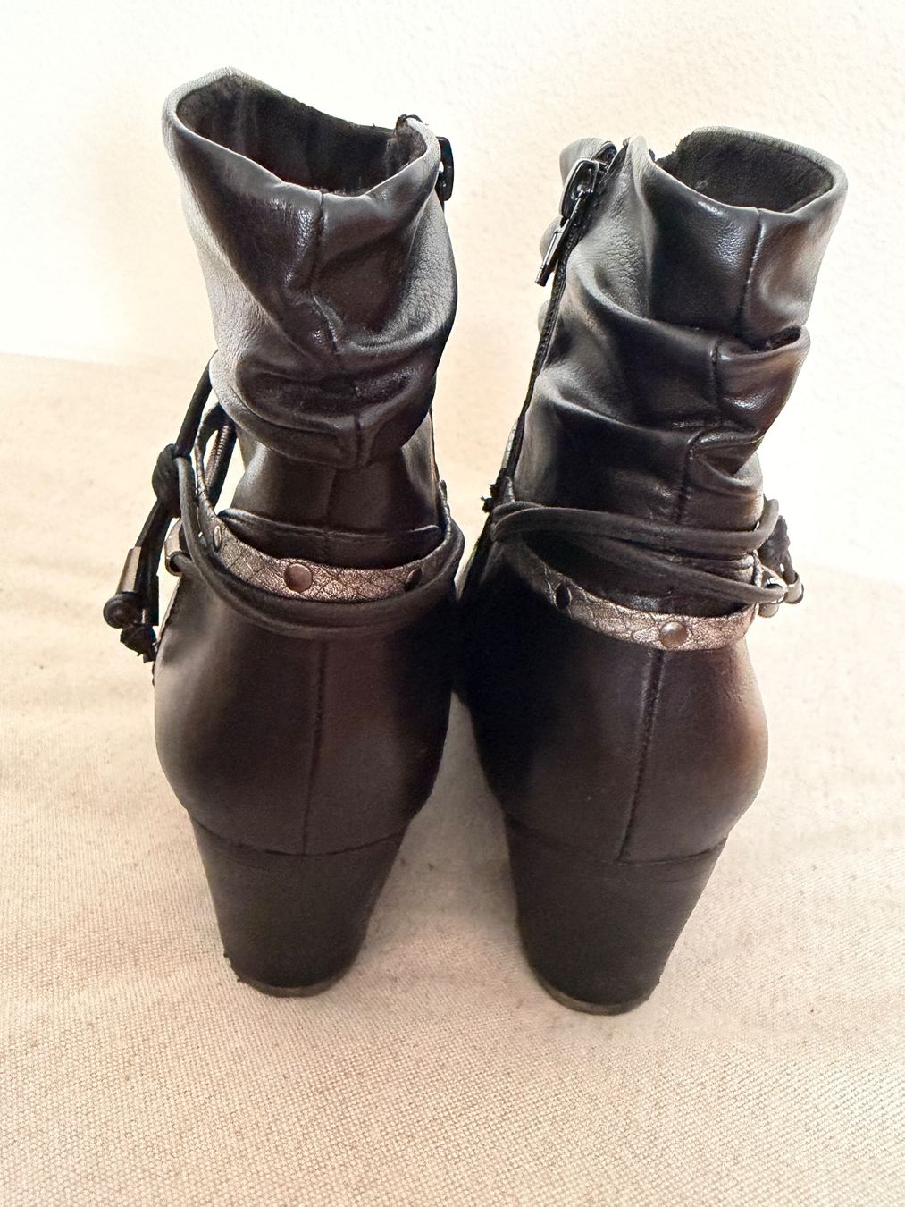 Scarpe da donna: Pesaro Stiefeletten Gr. 38 – Usato da Schwerzenbach venduto da cygnuss 4