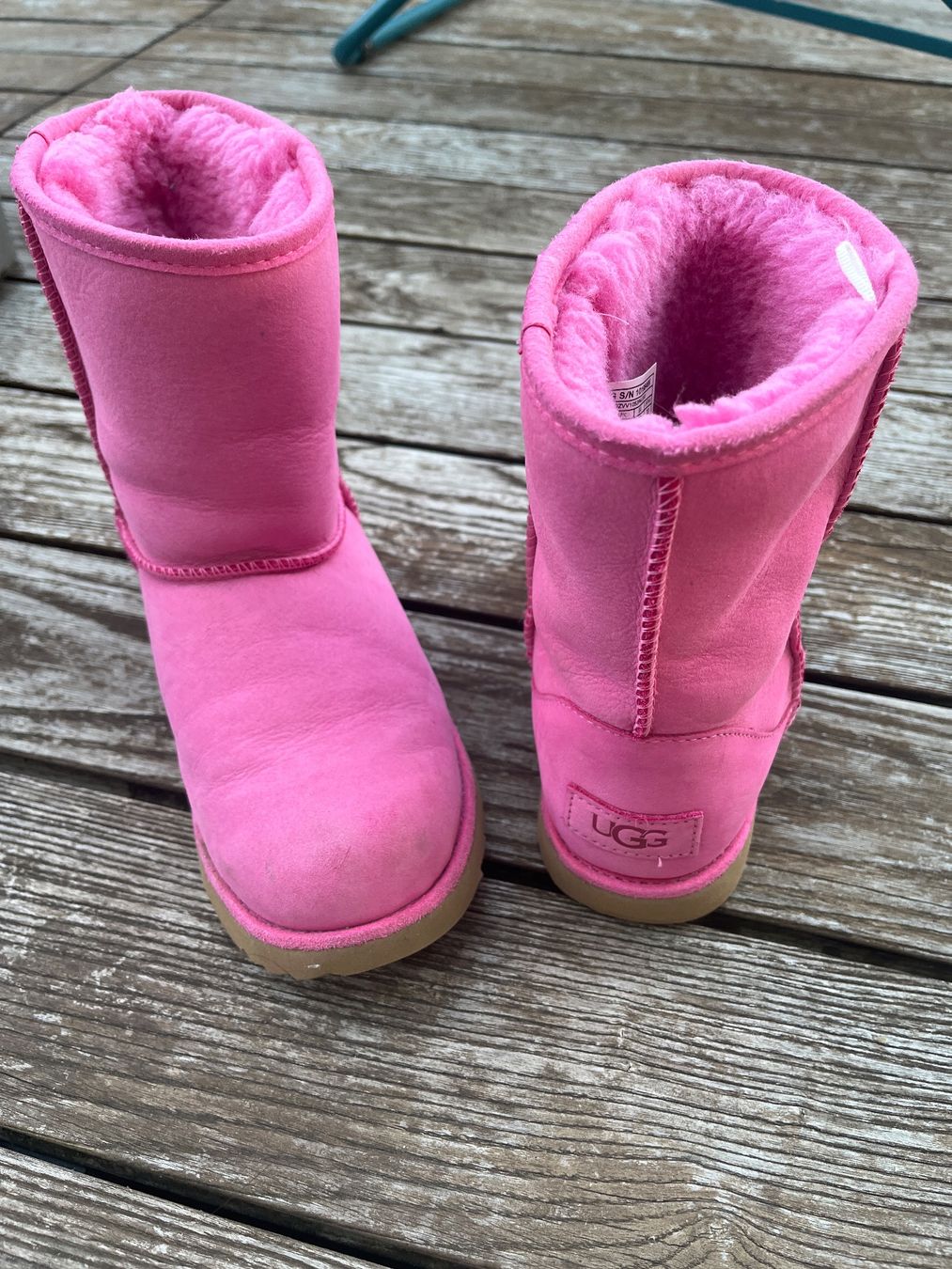 Ugg Chaussures filles: UGG Winterstiefel – D'occasion à Auslikon par mkiwi01