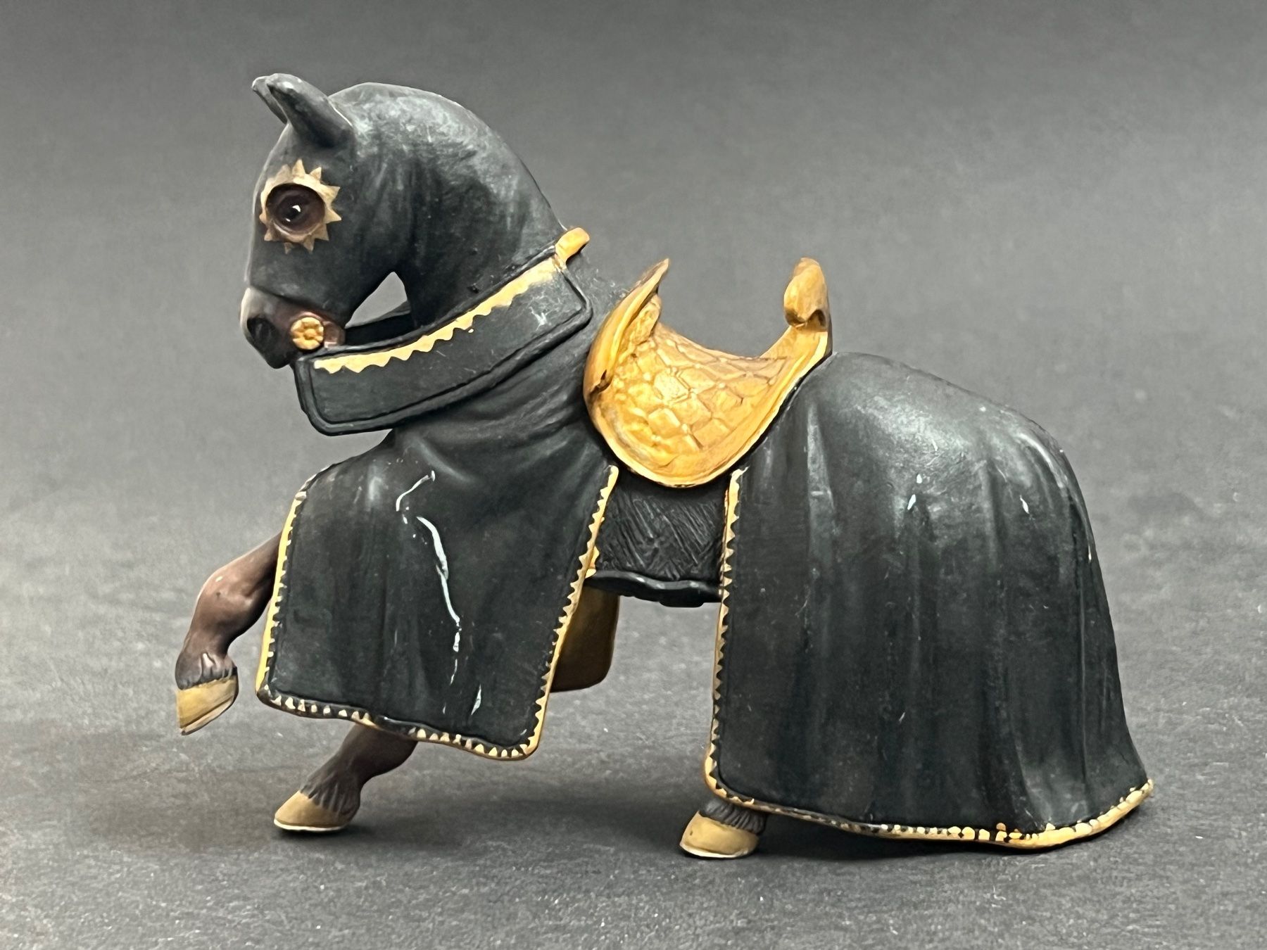 Schleich Statuette: Schleich Kreuzritter Pferde Ritter – Usato da Ennetbaden venduto da mapa05 2