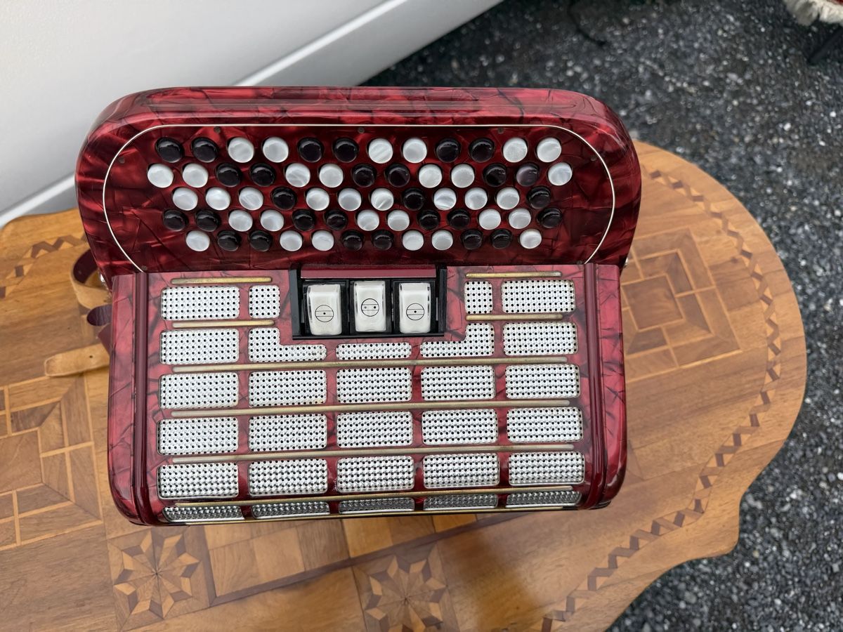 Hohner Instruments de musique: Handorgel Hohner  – D'occasion à Domdidier par Watch3210 1
