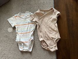 2x kurzarm Body Gr. 74/80