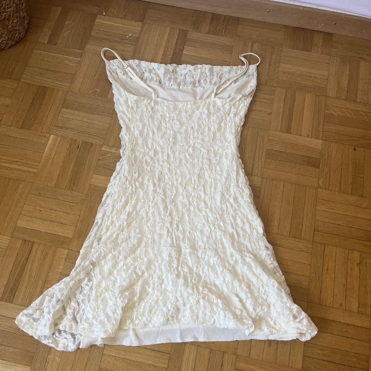 Stradivarius Robes: Robe Stradivarius dentelle blanc taille XS – D'occasion à Vevey par jul_xh6s 1