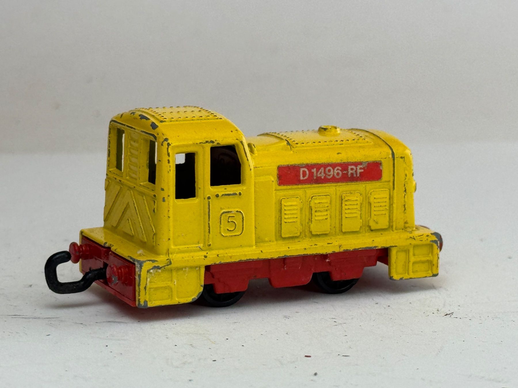 Matchbox Modellini d'auto: GB5- Matchbox Superfast Lokomotive gelb – Usato da Elm venduto da Wikmtz 1