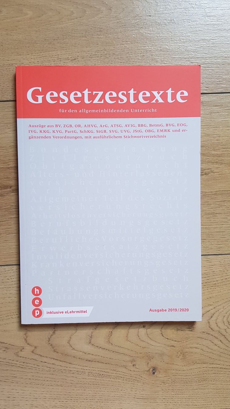Livres: Gesetzestexte – D'occasion à Tramelan par Vuilleumierd