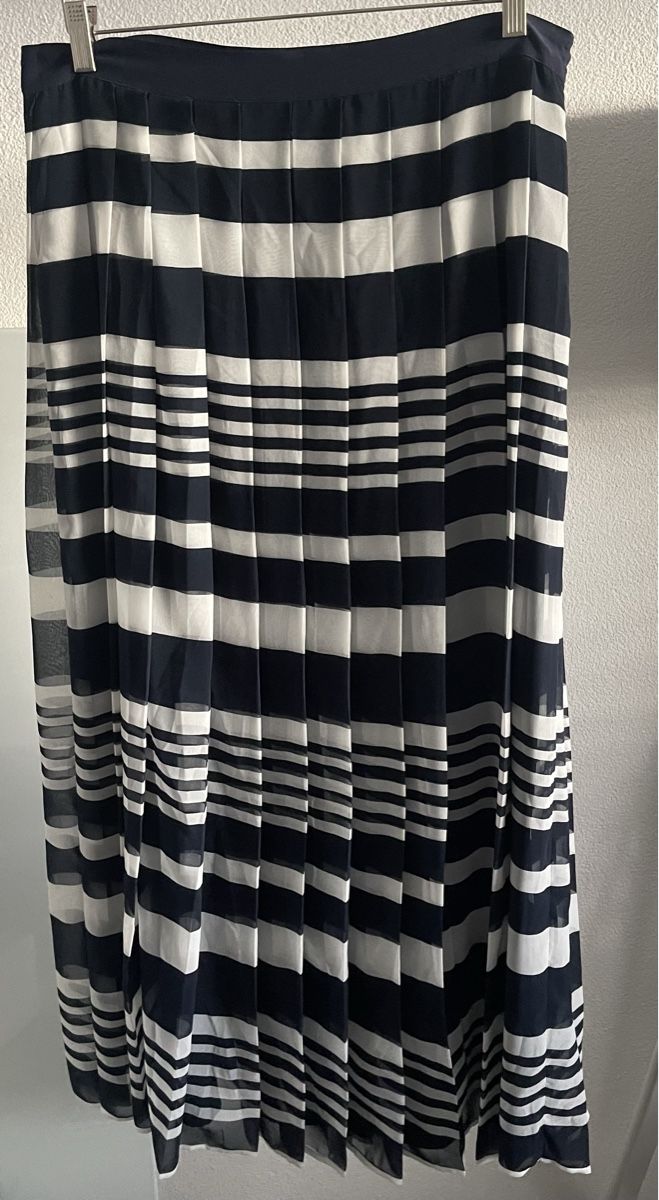 Tommy Hilfiger Gonne: Tommy Hilfiger Plissee-Rock Gr. 10 marineblau/weiss – Usato da Islikon venduto da Julies_wardrobe