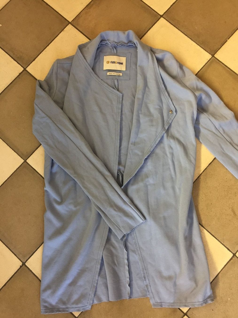 Rich & Royal Giacche: Neuwertig, RICH&ROYAL Sweatjacke, Gr.S – Nuovo (secondo la descrizione) da Eglisau venduto da vfe7