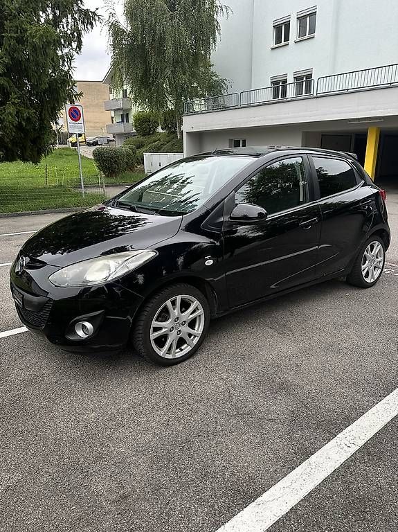Autos: Mazda 2 1.3  84 PS  2013  170000 km  – Gebraucht aus Buttikon SZ von ram_9x6x