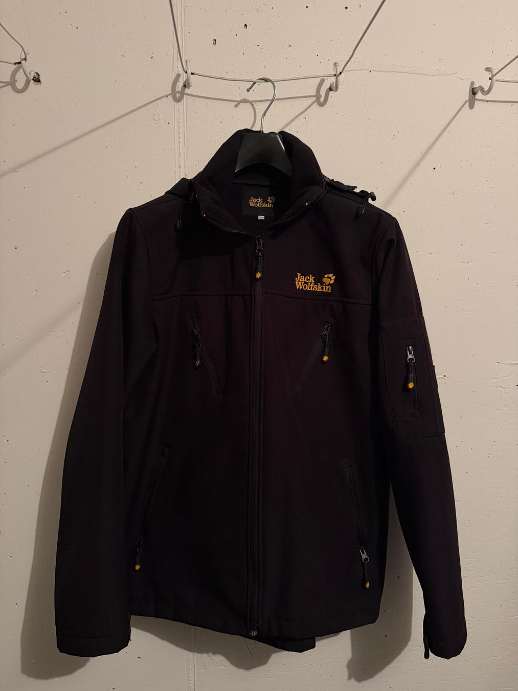 Jack Wolfskin Giacche: Jack Wolfskin Jacke – Usato da Au ZH venduto da bpu_sp7d 1