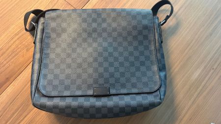 Louis Vuitton Damier Graphite Canvas Messenger Bag 💼