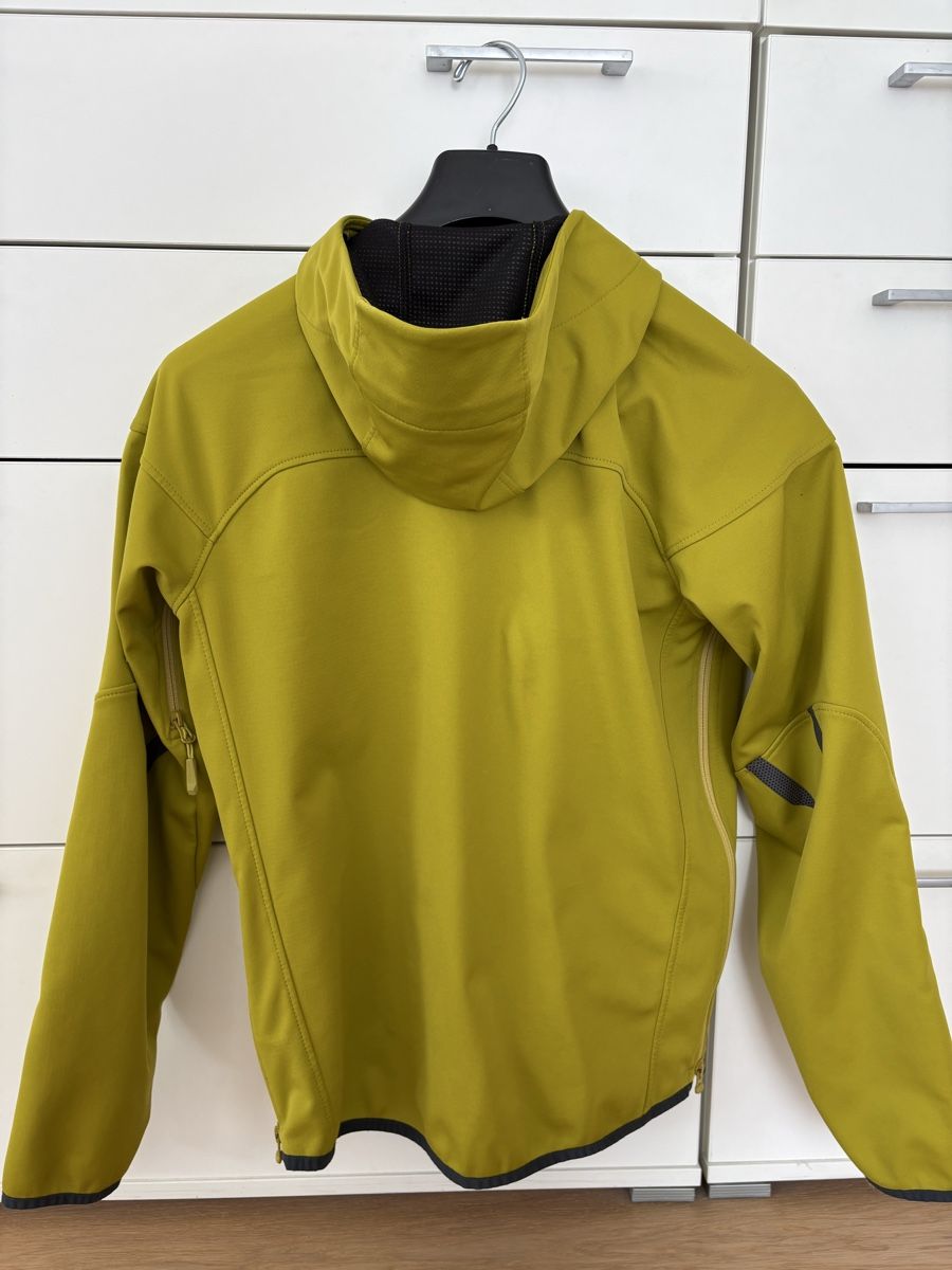 Mammut Giacche: Mammut Windstopper Softshell Jacket M - Great for hiking – Usato da Obbürgen venduto da cla_x9h6 1