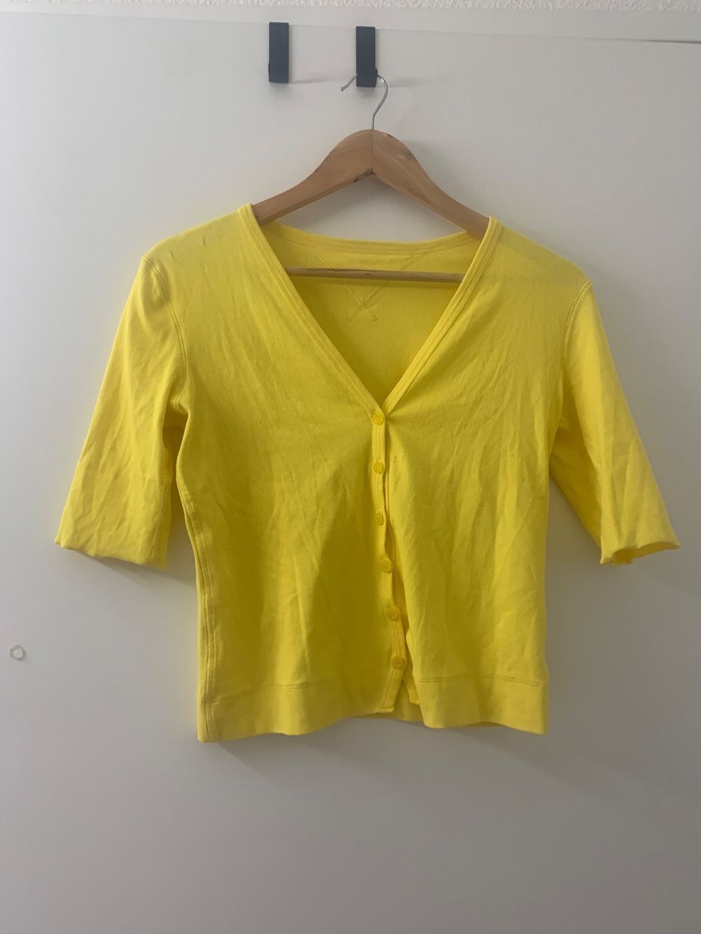 Marc Cain Giacche: Sonnengelber Cardigan von MARCCAIN – Usato da Oftringen venduto da violetta9