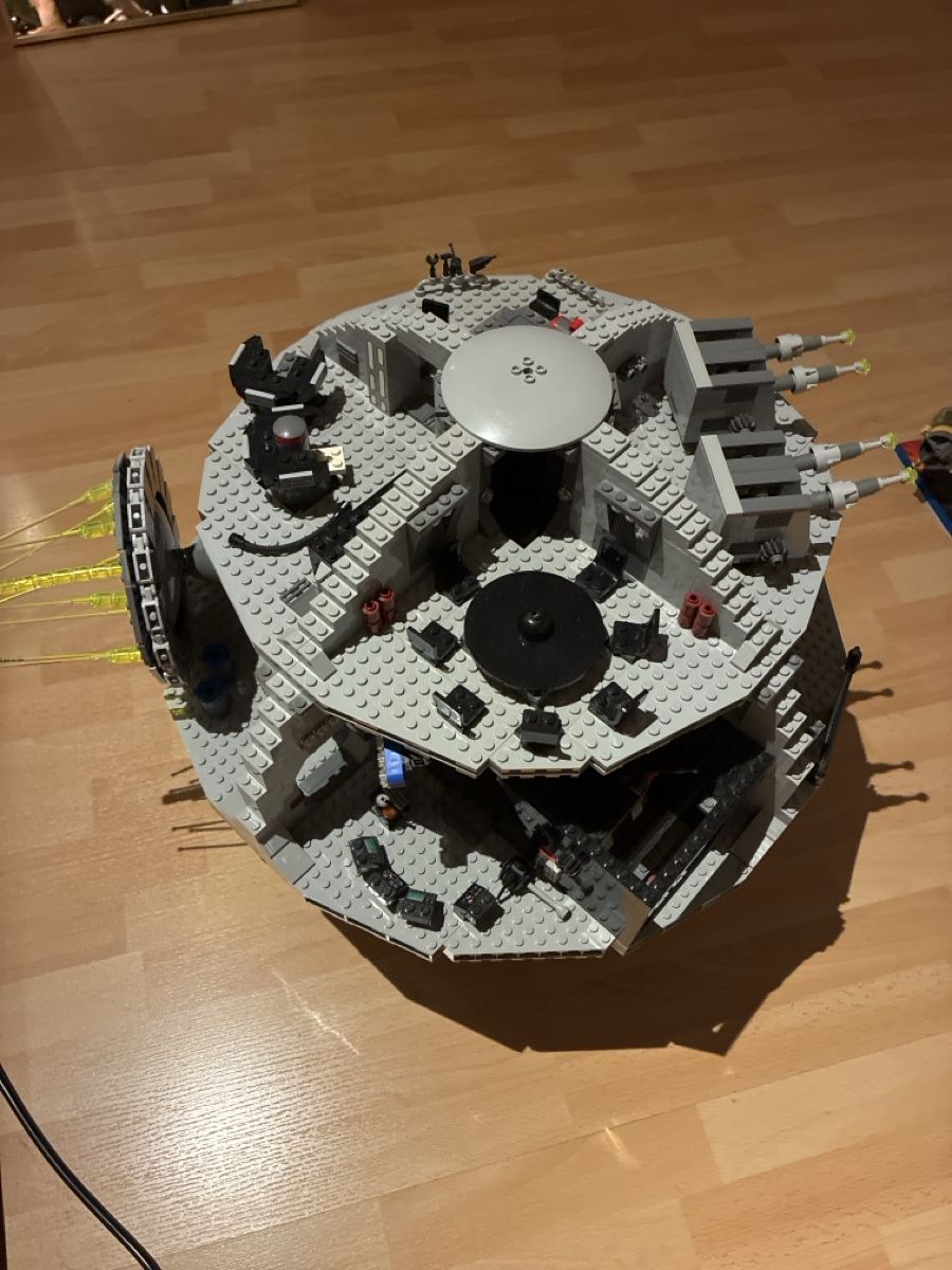 Lego Spielzeuge: Lego Star Wars Todesstern 10188 – Gebraucht aus sargans von Angamar