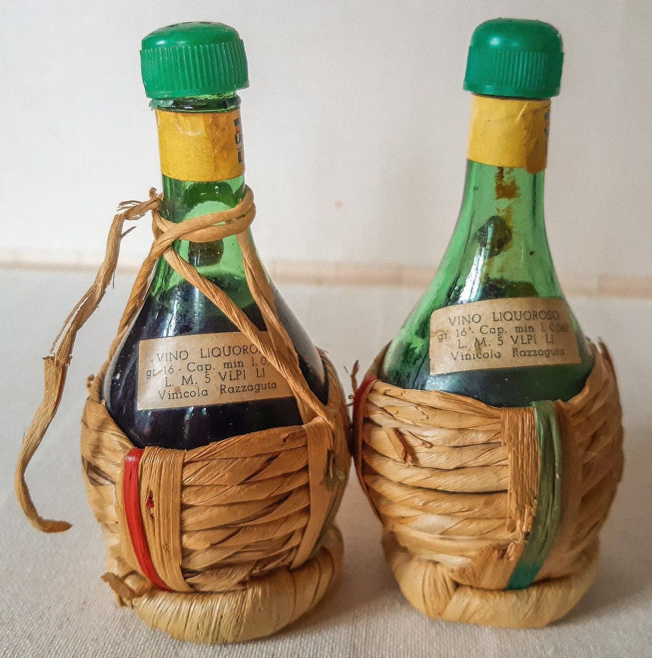 Autres vaisselles & verres: Lacryma Christi Vinsanto Mignonette – D'occasion à Tavannes par Brocashop 2