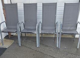4x Gartenstühle / Stapelstühle grau – zum Herrichten