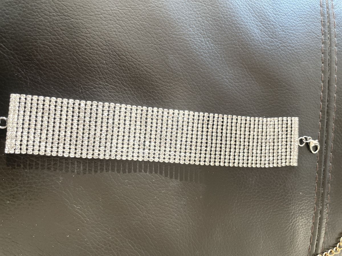 Bracciali & Braccialetti: Bracciale in maglia con strass color argento – Usato da Breganzona venduto da BlueBlue 6