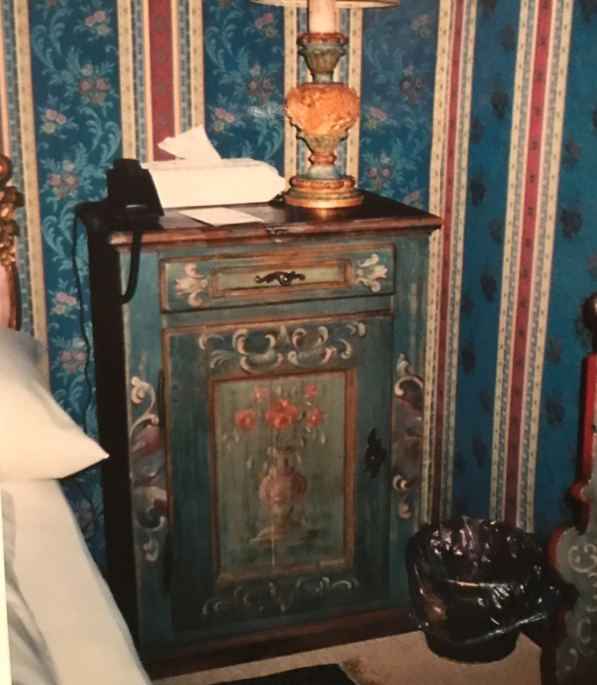 Cassettiere: Confiturier Rustique du XIXème Siècle – Usato da Gsteig b. Gstaad venduto da Auctionly 2