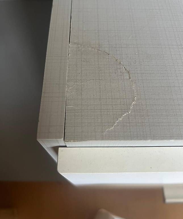 Armadi: Dreitüriger Schrank – Usato da Wädenswil venduto da redwall88 3
