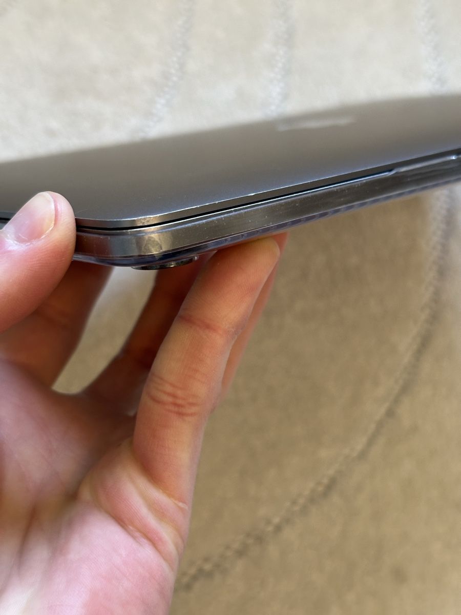 Apple Notebooks: Macbook pro 15 2018 500gb mit magic keyboard & magic mouse, – Gebraucht aus Zürich von ronnyrefurb 8