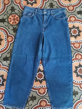 Cos Jean's Hose im leichten Barrelschnitt Gr. 31 (42)