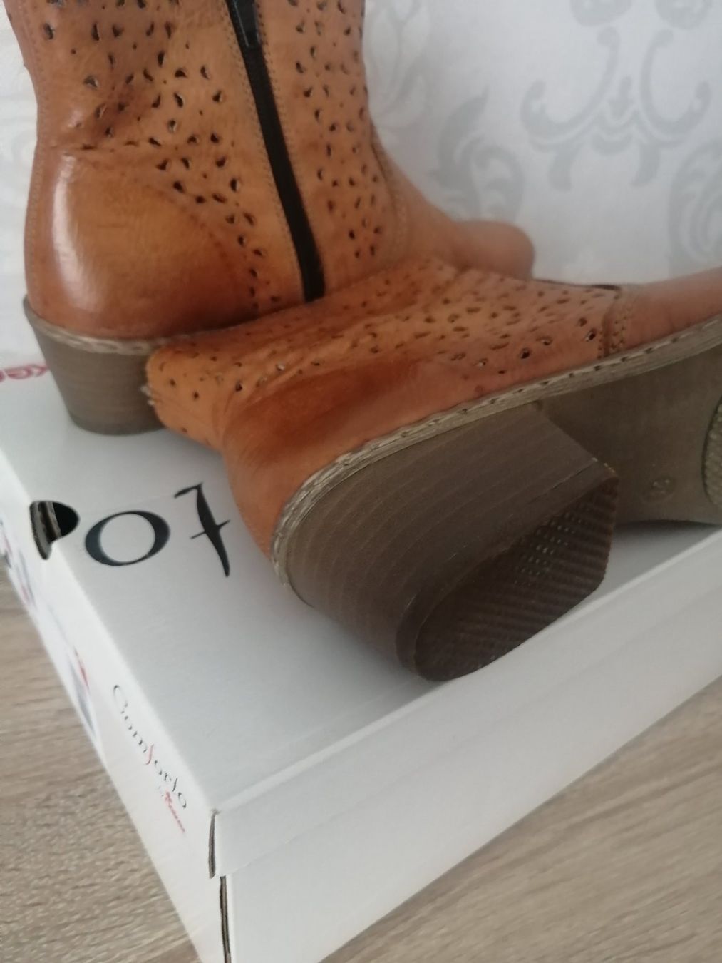 Damenschuhe: Damen Kurzstiefel Gr. 37-38 – Gebraucht aus Henau von AXAA 2