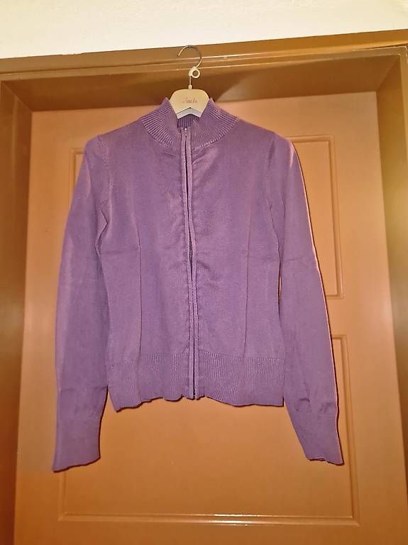 Giacche: Cardigan donna viola con zip e collo alto – Usato da Bellinzona venduto da ali_j8kj
