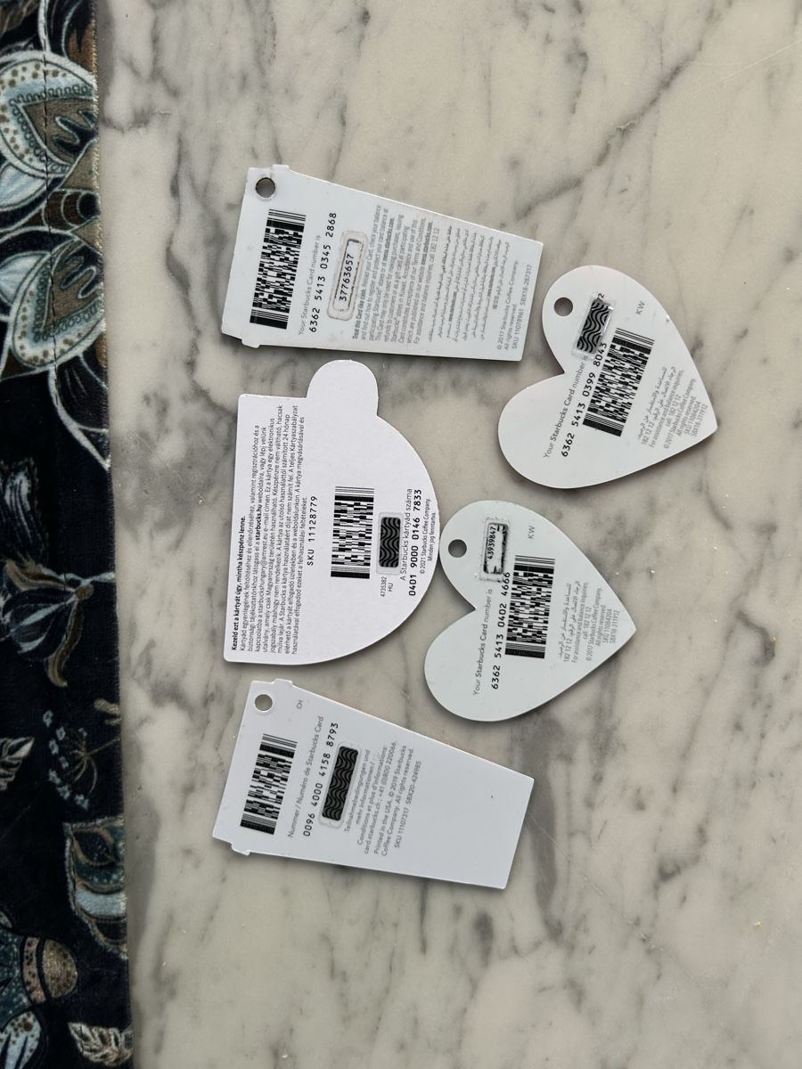 Cartoline: 5 Starbucks plastic gift cards for collectors – Usato da Biel/Bienne venduto da zit_v5yc 1