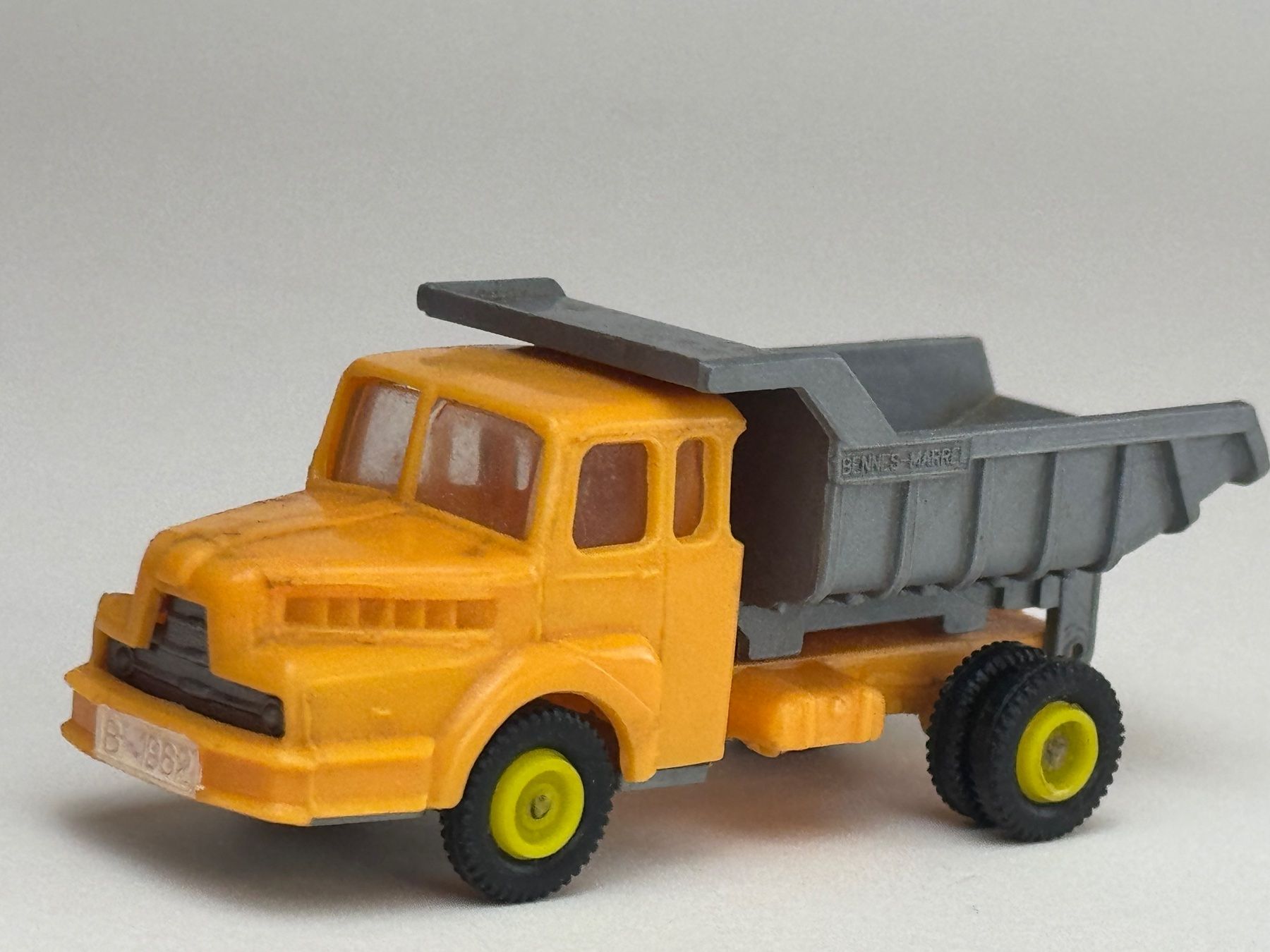 Eko Modellini d'auto: VE- EKO Unic Muldenkipper orange silbern – Usato da Elm venduto da Wikmtz