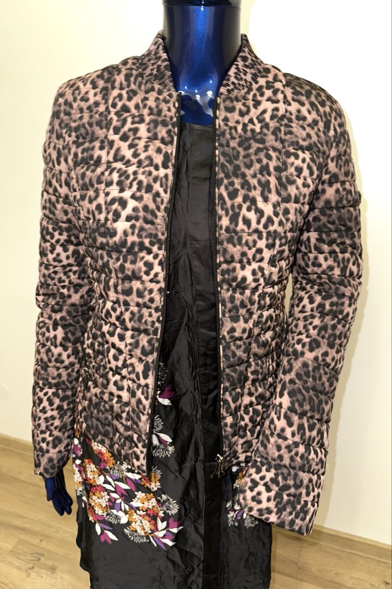 Guess Jacken: GUESS JACKE GR. XS neuwertig – Neu (gemäss Beschreibung) aus Unteraegeri von MH203 1
