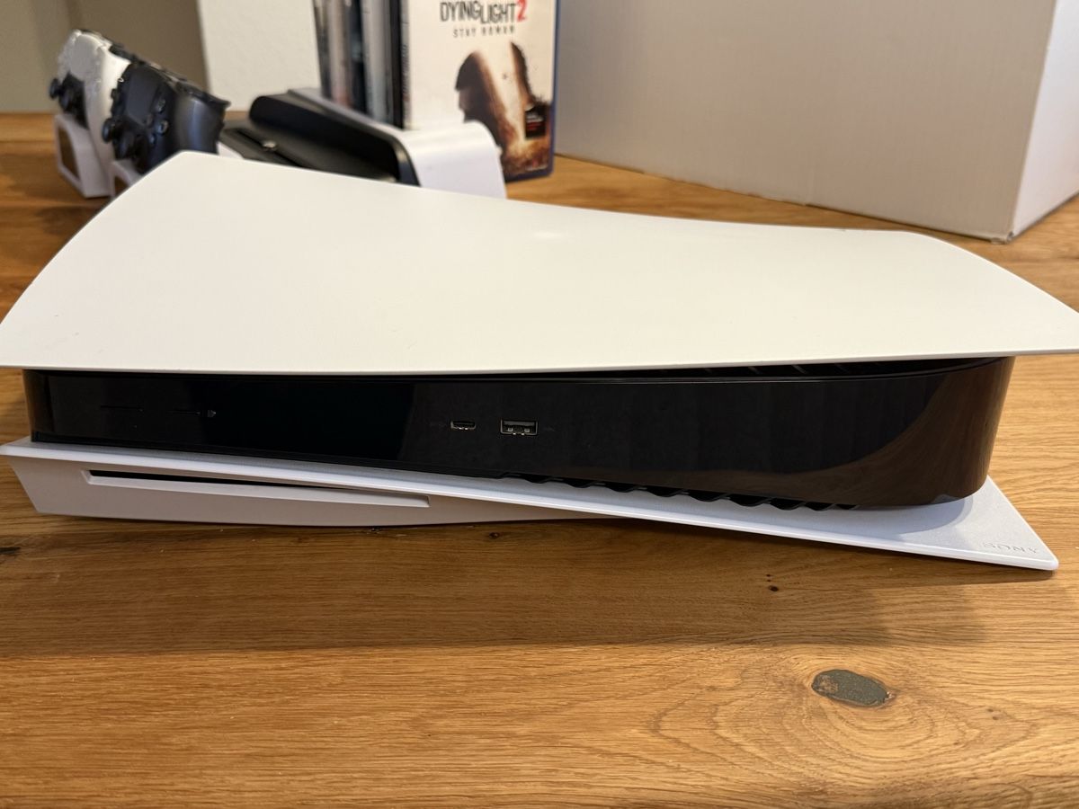 Sony Console: PlayStation 5 inkl. 2 Controller und 7 Spiele – Usato da Unterengstringen venduto da SLM1704 4