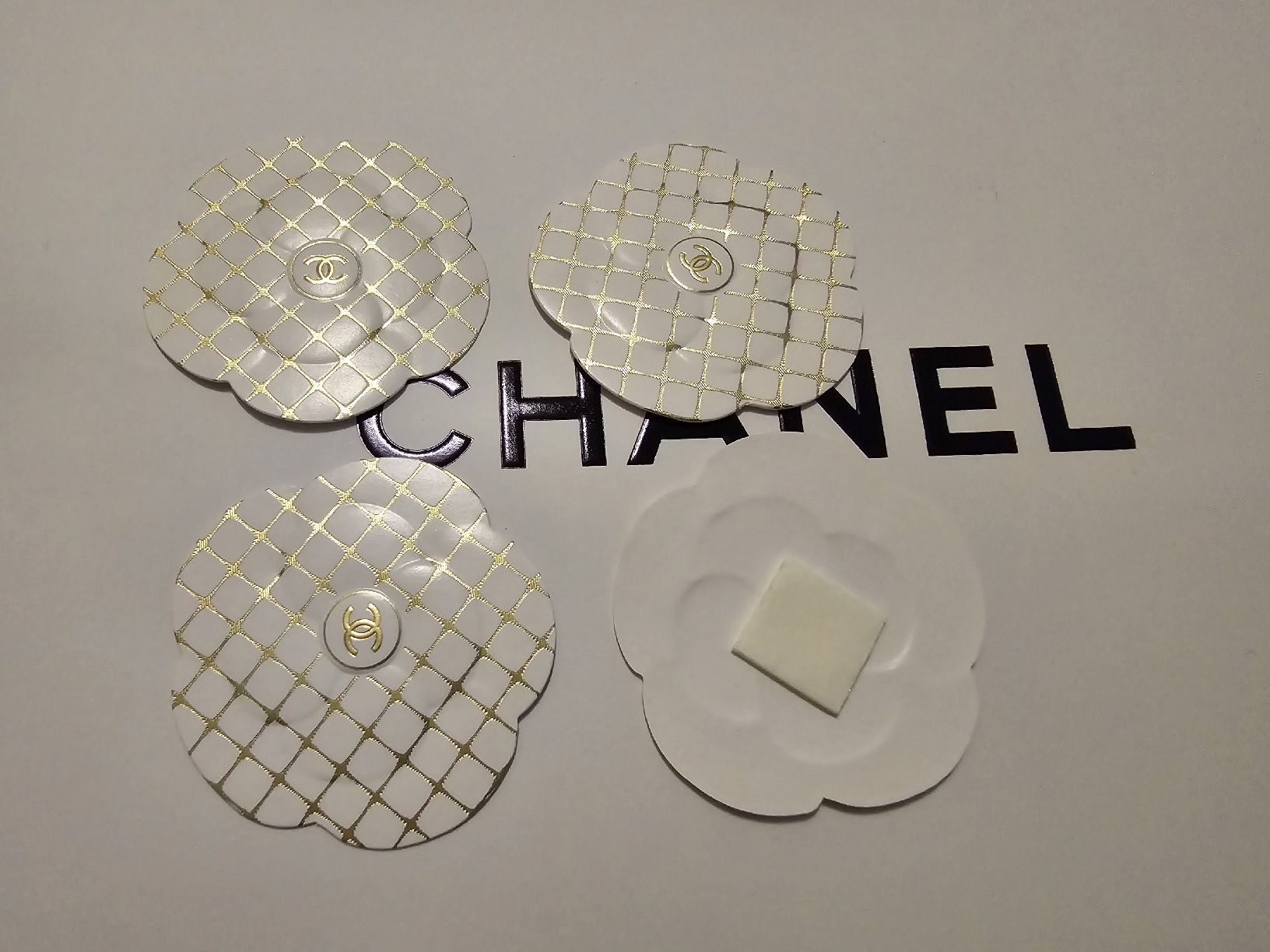 Chanel Borse da donna: Chanel Kamelien 4 Stück – Nuovo e nell'imballaggio originale da wallisellen venduto da funkelsternchen5