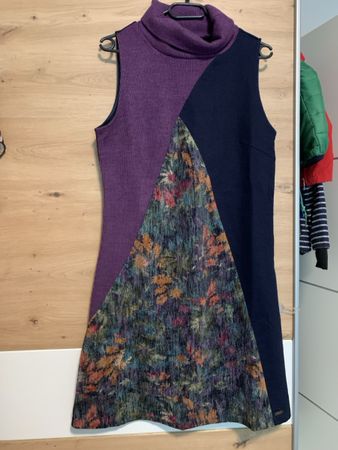 Wunderschönes, Kleid  mit Rollkragen, Gr L