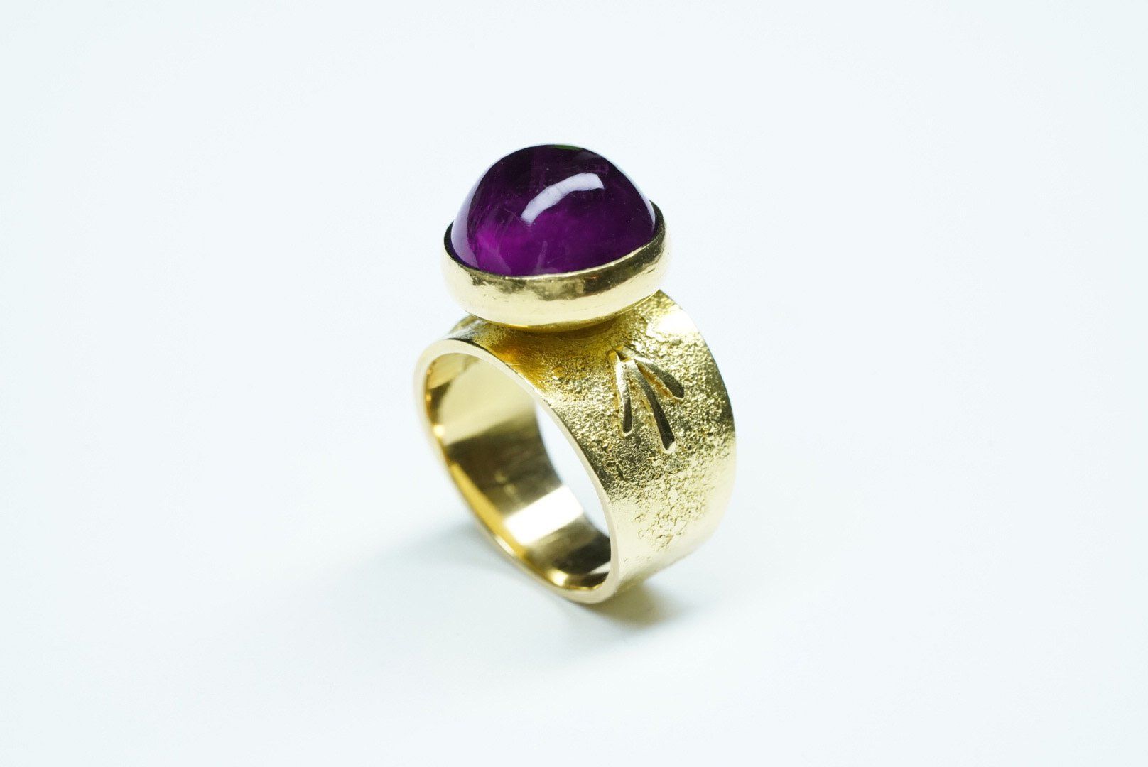 Anelli: Fingerring 18k Gelbgold mit Amethyst – Usato da Bülach venduto da Re-Jewelled 4