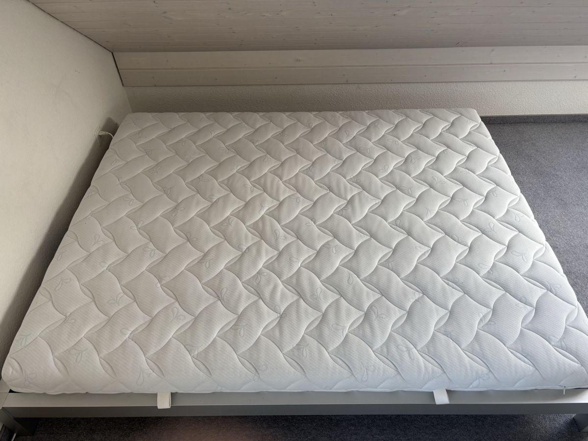 Betten: Bett mit Matratze – Gebraucht aus Dornach von AstonM22 1